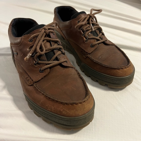 Ecco Track 2 
Size 44
Lightly worn - Picture 2 of 4